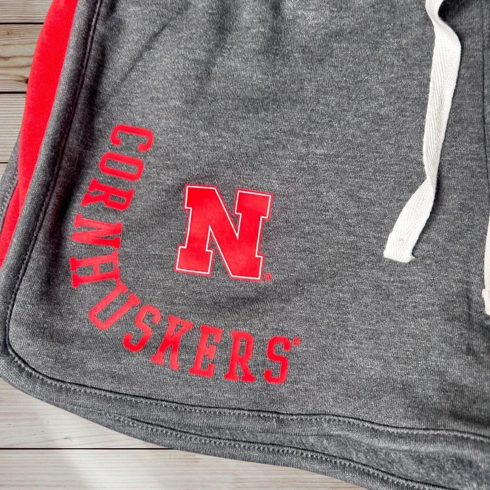 NEW Nebraska Cornhuskers Shorts‎ Womens S Gray Captivating Comfy Lounge Fleece